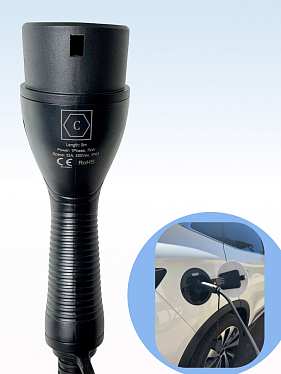 Портативное устройство для зарядки электромобиля TYPE 2, 220В, 5 м (32A), с дисплеем Портативное устройство для зарядки электромобиля TYPE 2, 220В, 5 м (32A), с дисплеем