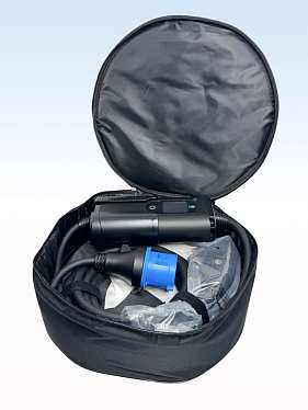 Портативное устройство для зарядки электромобиля TYPE 2, 220В, 7 м, с дисплеем и Wi-fi Портативное устройство для зарядки электромобиля TYPE 2, 220В, 7 м, с дисплеем и Wi-fi